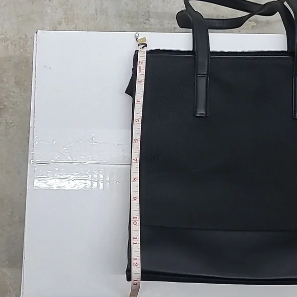 Tumi nylon 12x12 shoulder bag - Picture 8 of 15